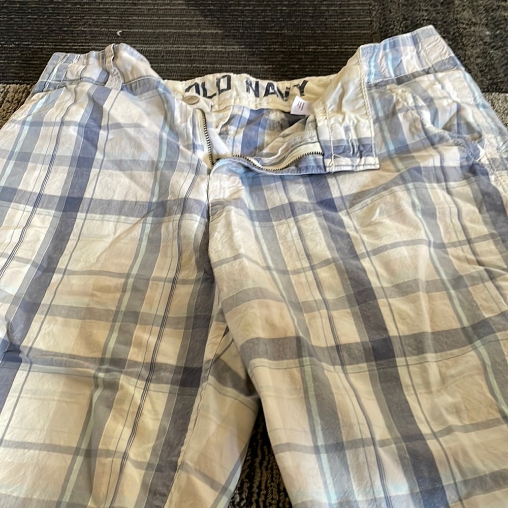 Mens. Old Navy shorts. Size 34